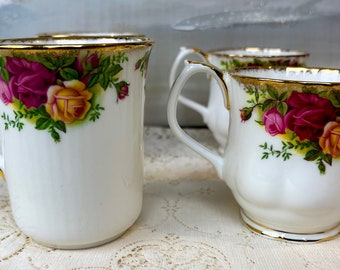 Unused Vintage Royal Albert Old Country Roses Mugs/ Hot Chocolate