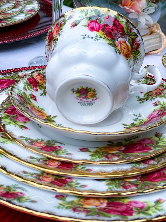 Dinner for 8 Vintage 1962 Royal Albert Old Country Roses Dinner