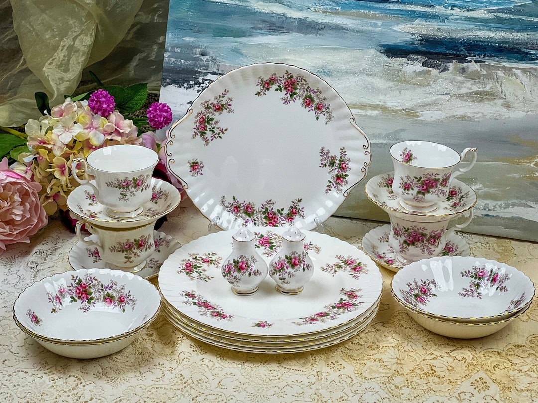 Vintage MINT Condition Royal Albert Lavender Rose Dinner for 4, 32