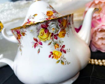 Bule Royal Albert Lenora tamanho médio para 4-5 xícaras, RARÍSSIMO, porcelana inglesa.