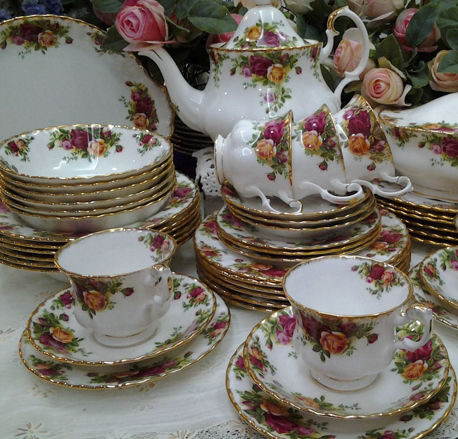 さくらや麻布堂Royal Albert Old Country Roses 15?Piece Tea Set 希望者のみラッピング無料