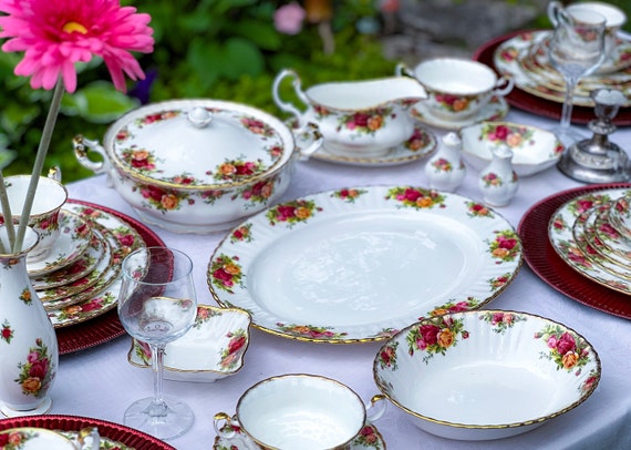 Dinner Service for 4 - Vintage 1962 Royal Albert England Old