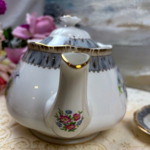 Vintage Royal Albert Silver Birch Large 6 Cup Teapot cream and sugar, English bone china image 7