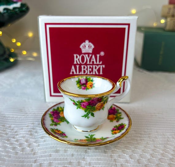 ロイヤルアルバートティーカップソーサーセットオールドカントリー