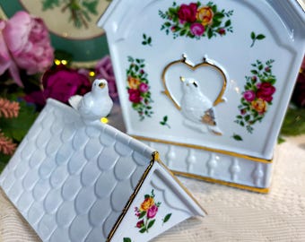 Royal Albert Old Country Roses Cookie Jar – Limited Edition