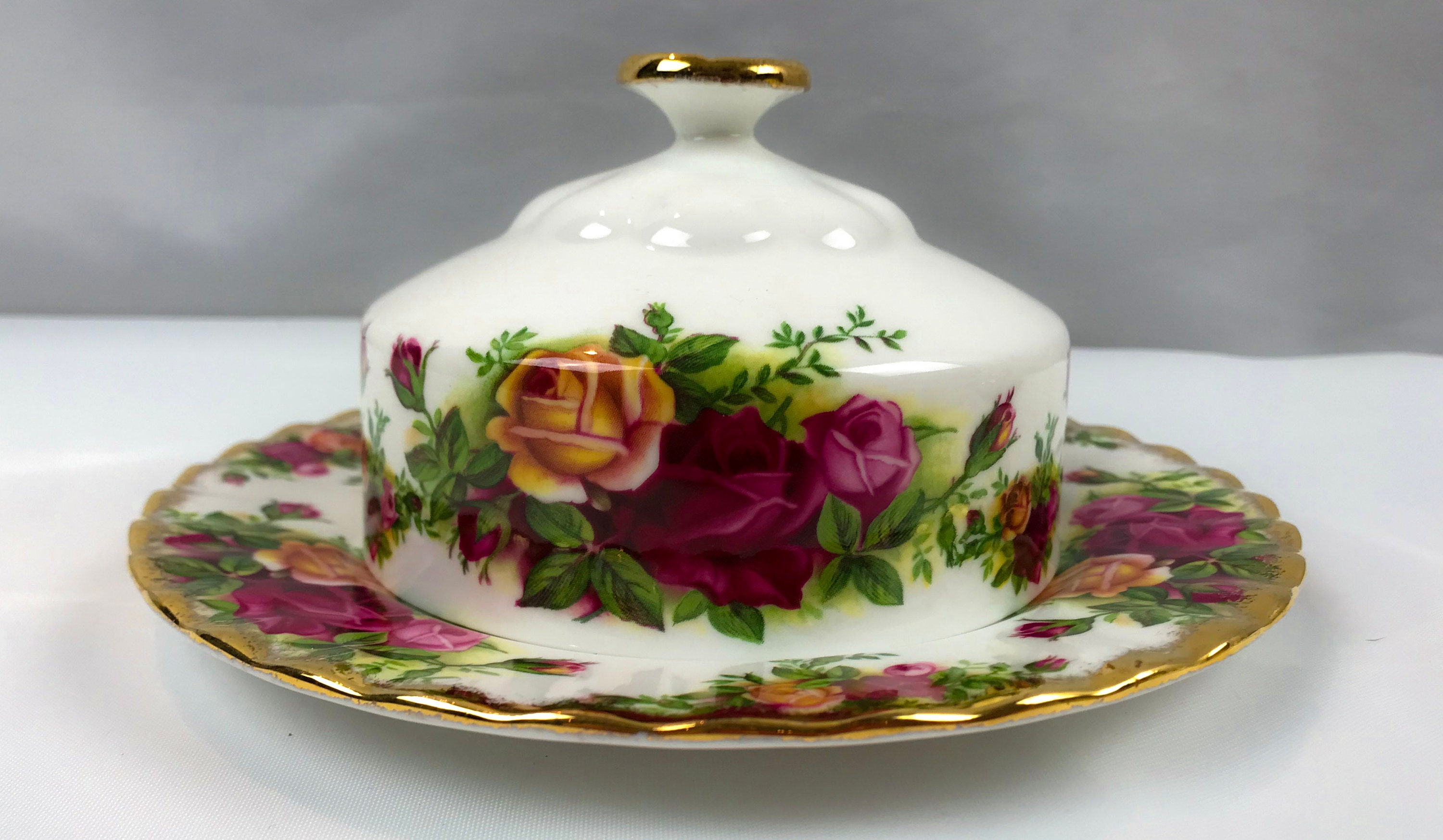 1962 Royal Albert Old Country Roses Round Butter Lid and Dish in
