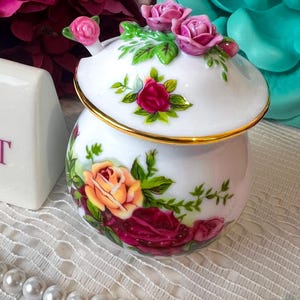 Vintage MINT CONDITION Royal Albert Old Country Roses Jam Pot with lid & matching spoon