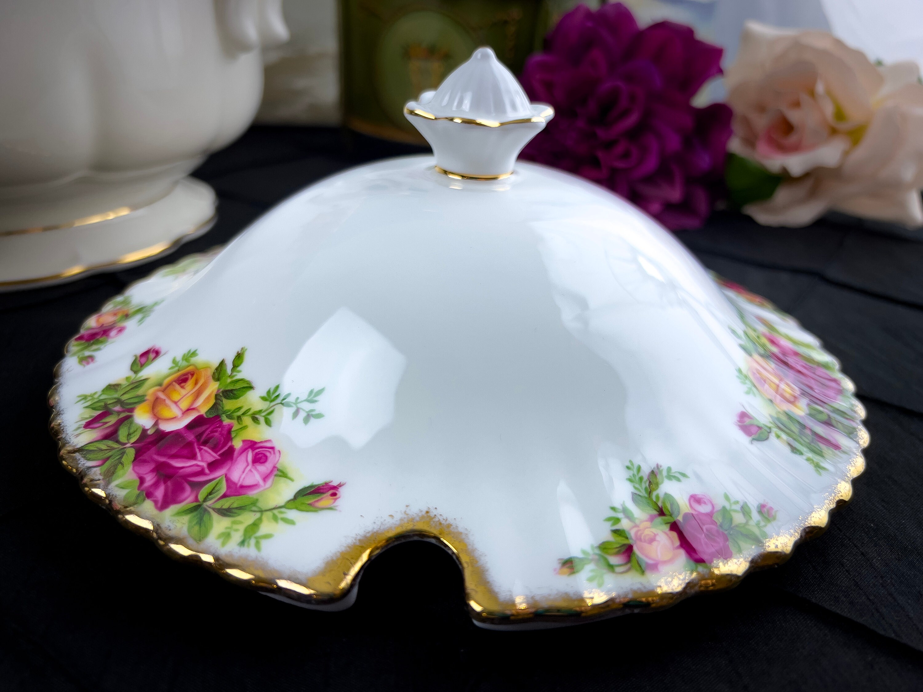 Large Lidded Handled Soup Tureen Royal Albert Old Country Roses