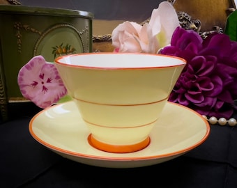 非常に珍しい1930年代のパラゴンフラワーハンドルティーカップと