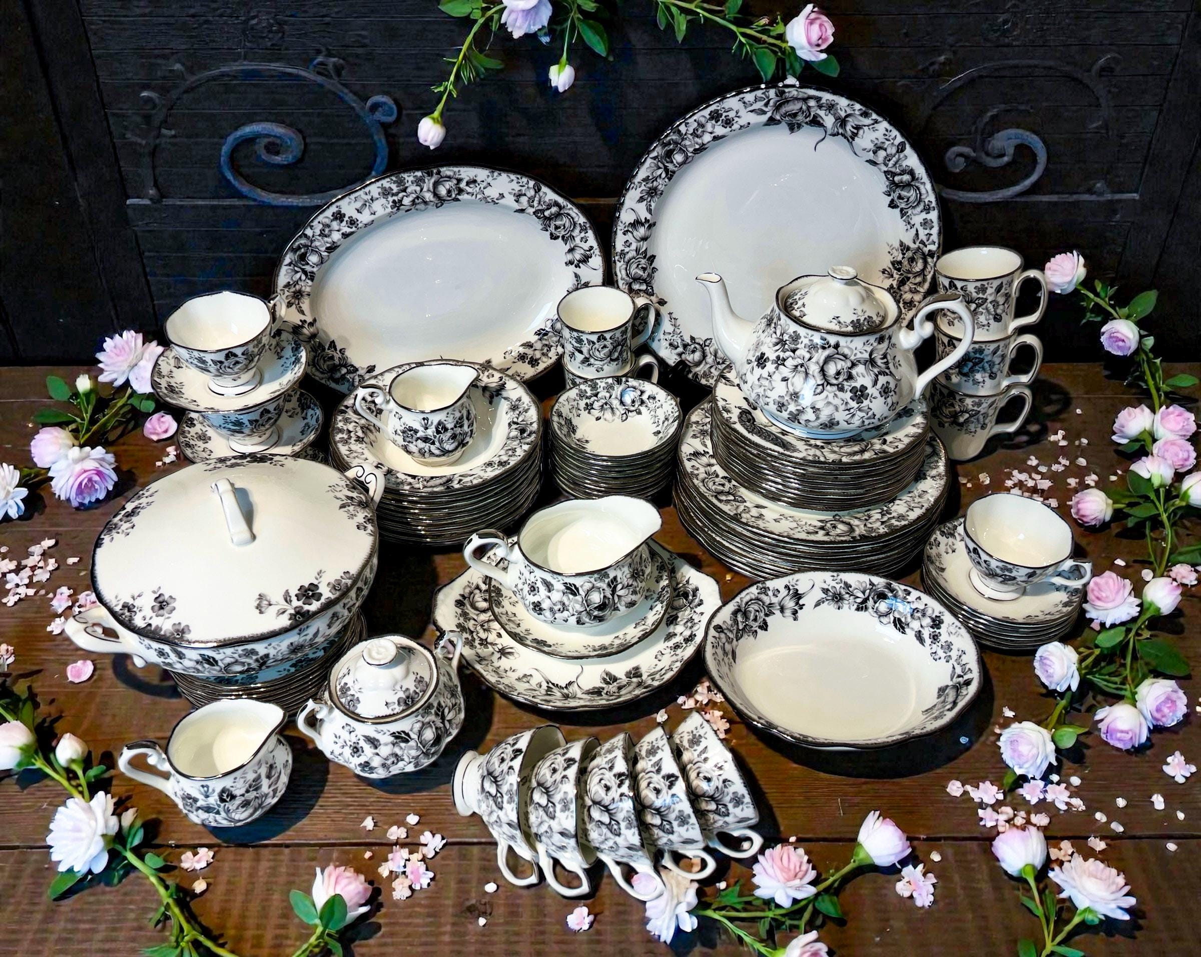 76 Piece Royal Albert Paradise Black Dinnerware Set for 8 in Mint
