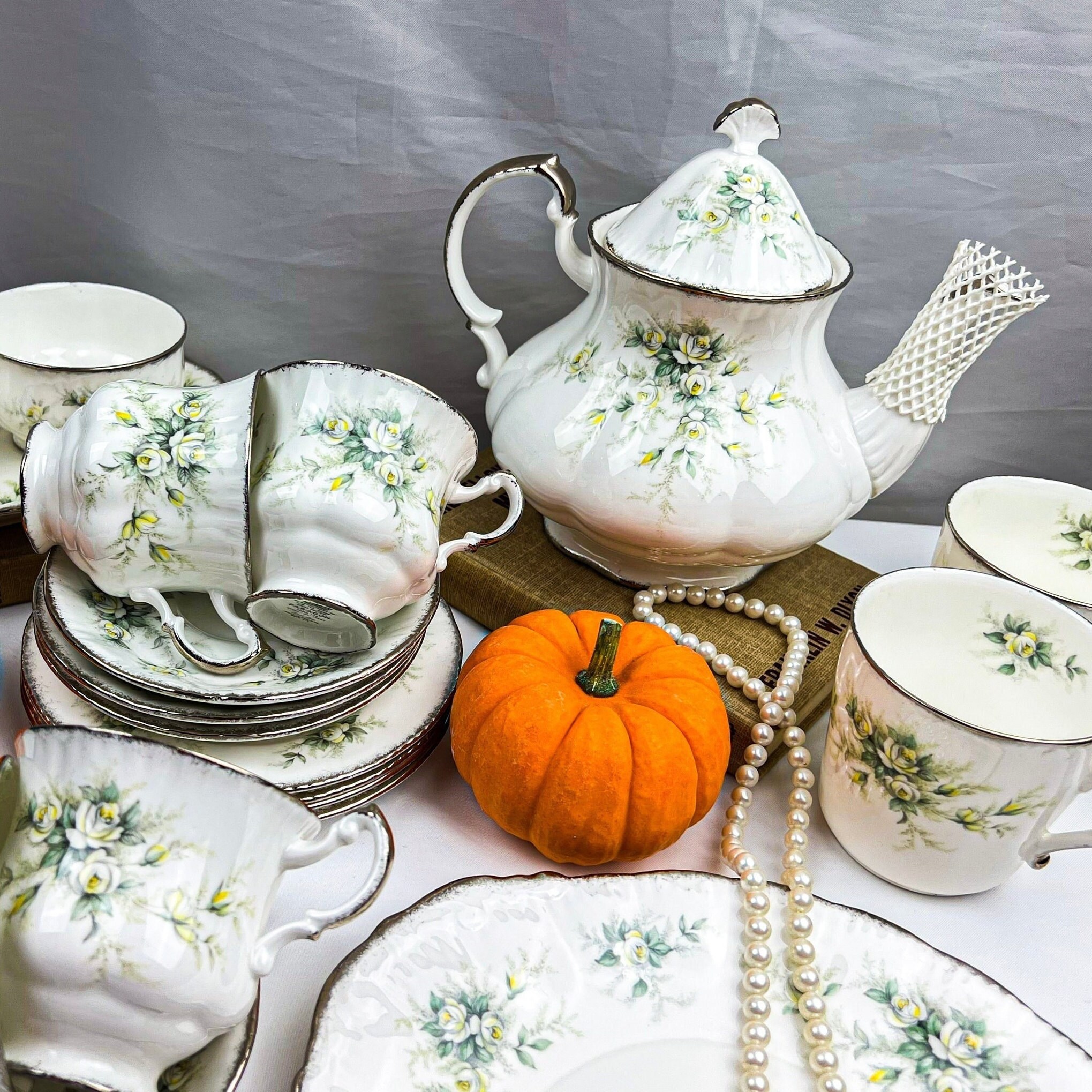 ロイヤルアルバート ハワース ティーポット Lサイズ