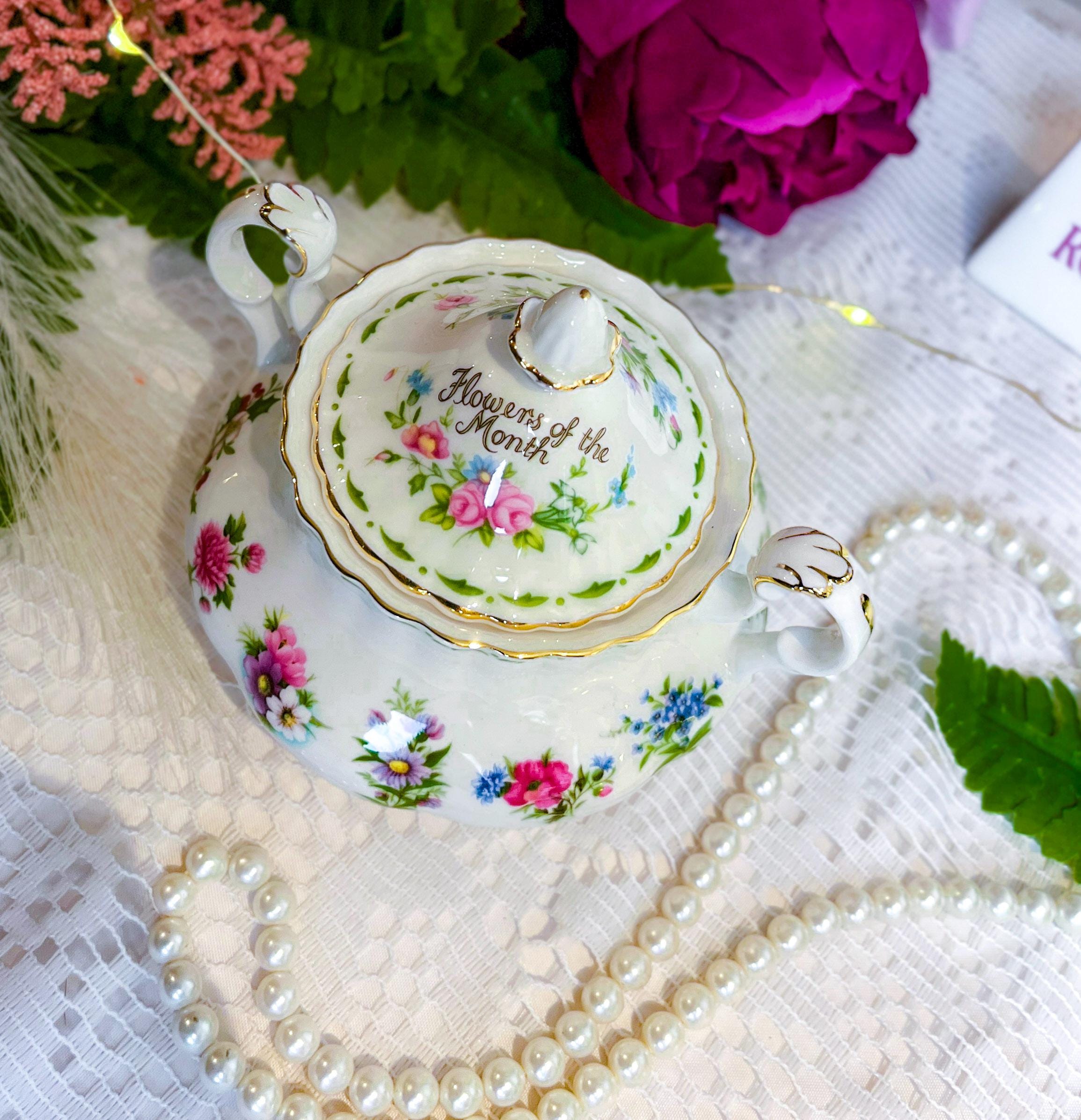 Vintage Royal Albert Flowers of the Month Grande Açúcar com Tampa, CONDIÇÃO DE ÓTIMO ESTADO, porcelana inglesa, primeira qualidade, nunca usada