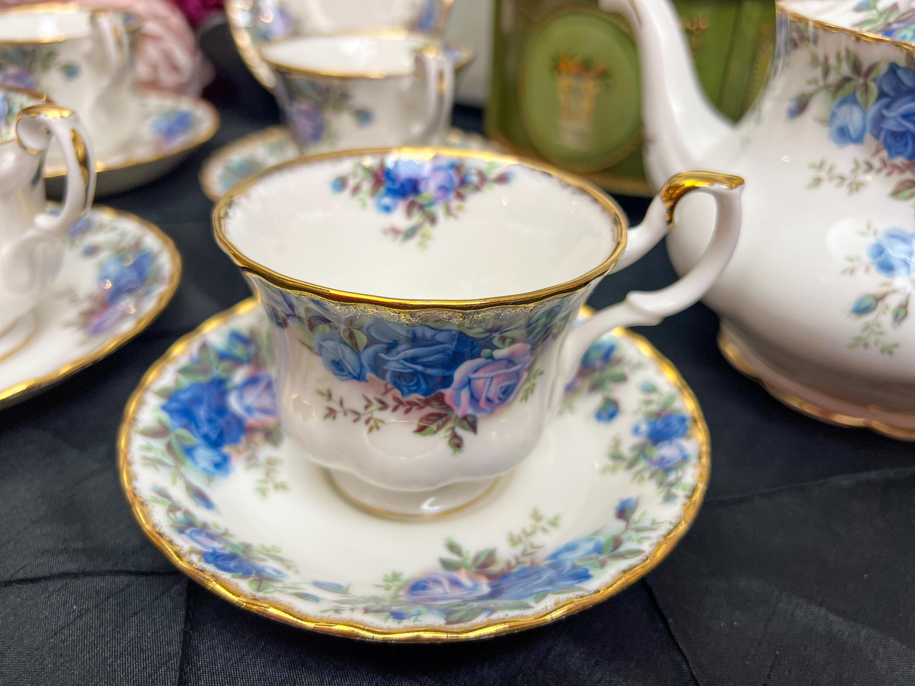 Vintage Royal Albert Moonlight Rose 5 Piece Dinner Place Settings