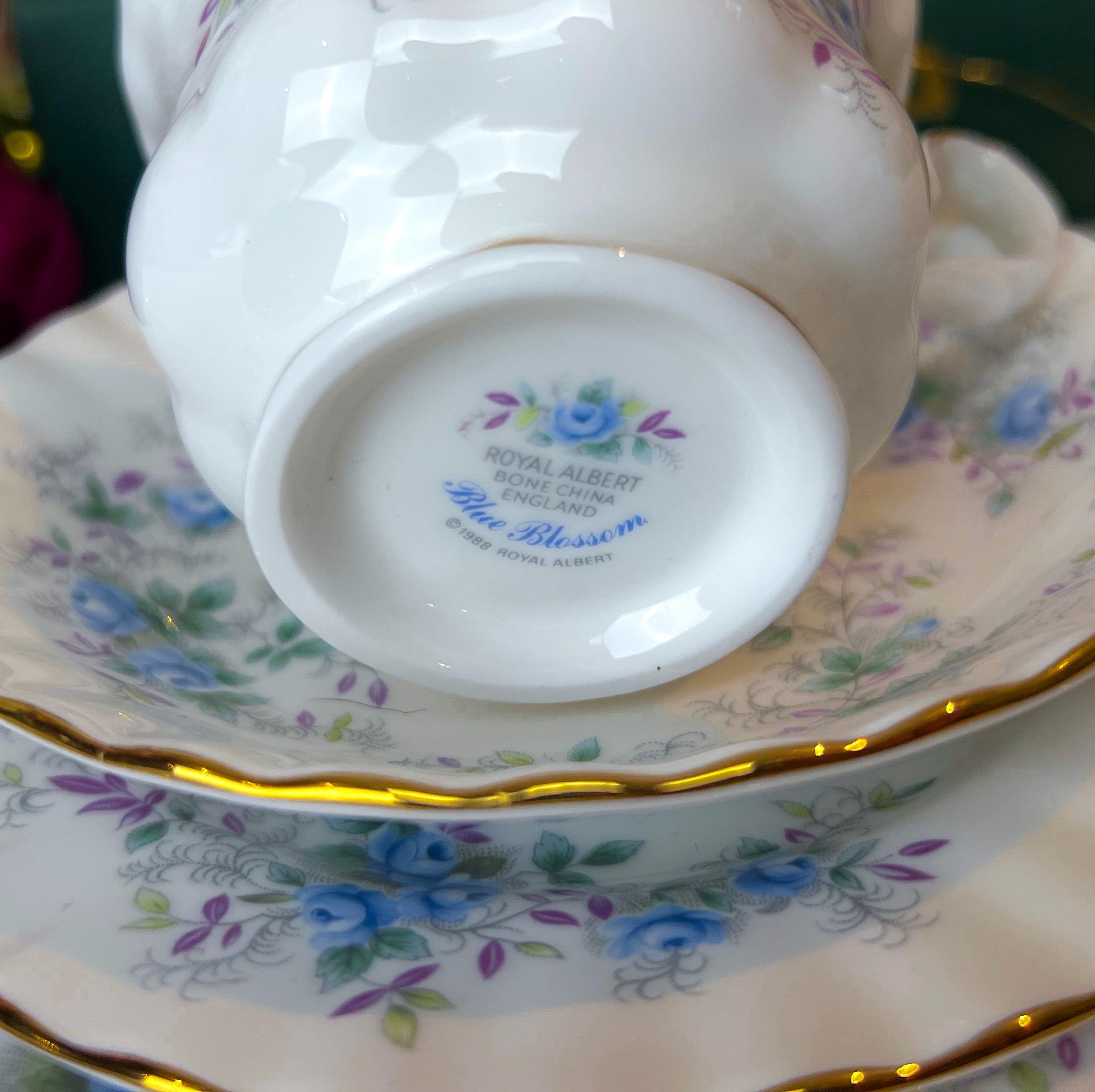 RARE Vintage Royal Albert Blue Blossom 5 Piece Dinner Place 