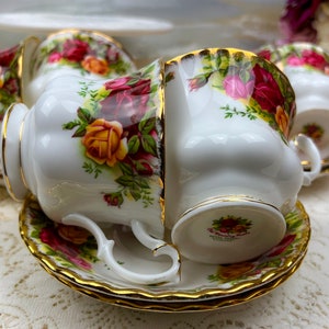 Set of 6 Slightly Imperfect Vintage Royal Albert Old Country Rose Teacups and Saucers