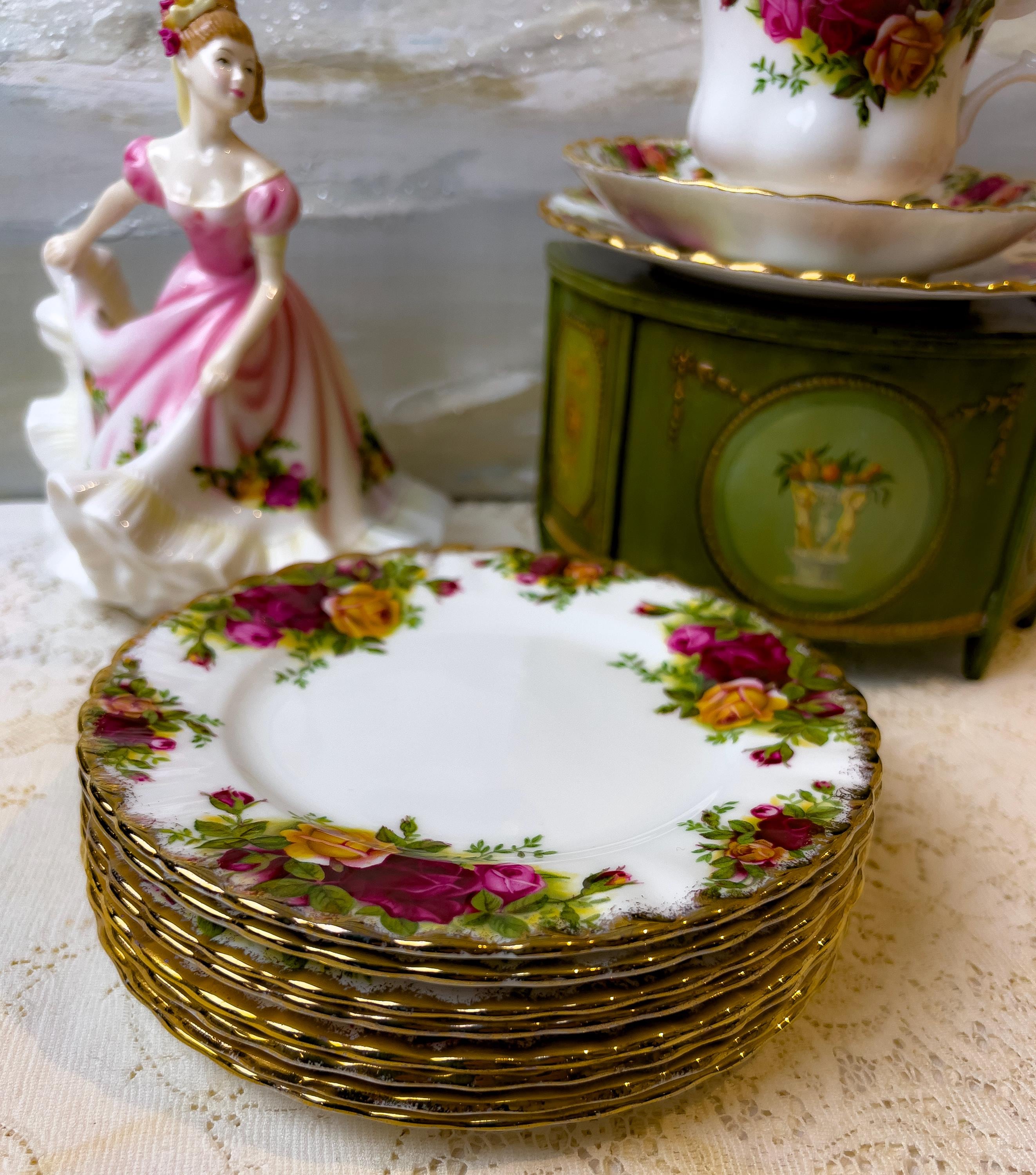 Vintage 1962 Original Backstamp Royal Albert Dinner Service for 8