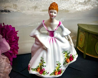 Vintage Royal Doulton Old Country Roses Pretty Ladies Figurine: Country Rose,  HN 3221 - Etsy