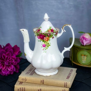 Vintage MEDIUM size Royal Albert Old Country Roses Coffee Pot, UNUSED Mint Condition, English Bone China