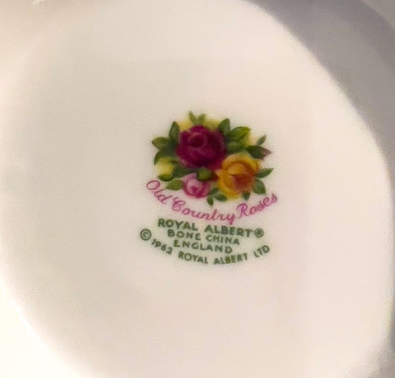 Vintage UNUSED MINT Condition Royal Albert Old Country Roses Large