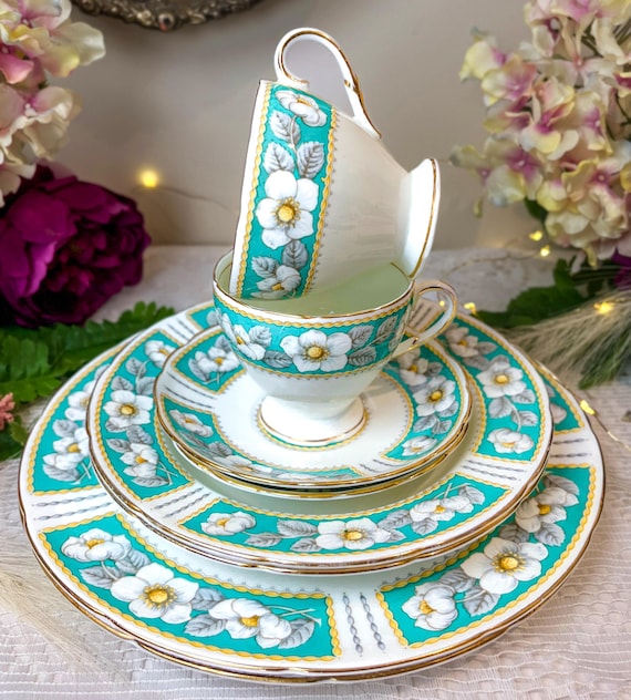 Vintage Foley Christmas Rose China: Choice of 5 and 20 Piece