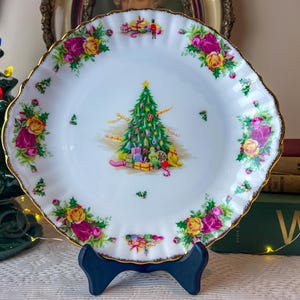 Vintage Royal Albert Christmas Magic Old Country Roses Large Cake plate in Original Box, Made in England Bone China
