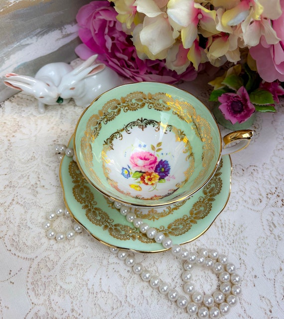 MINT Condition mint green Royal Standard teacup and saucer with pink Cabbage roses flower bouquet, made in england