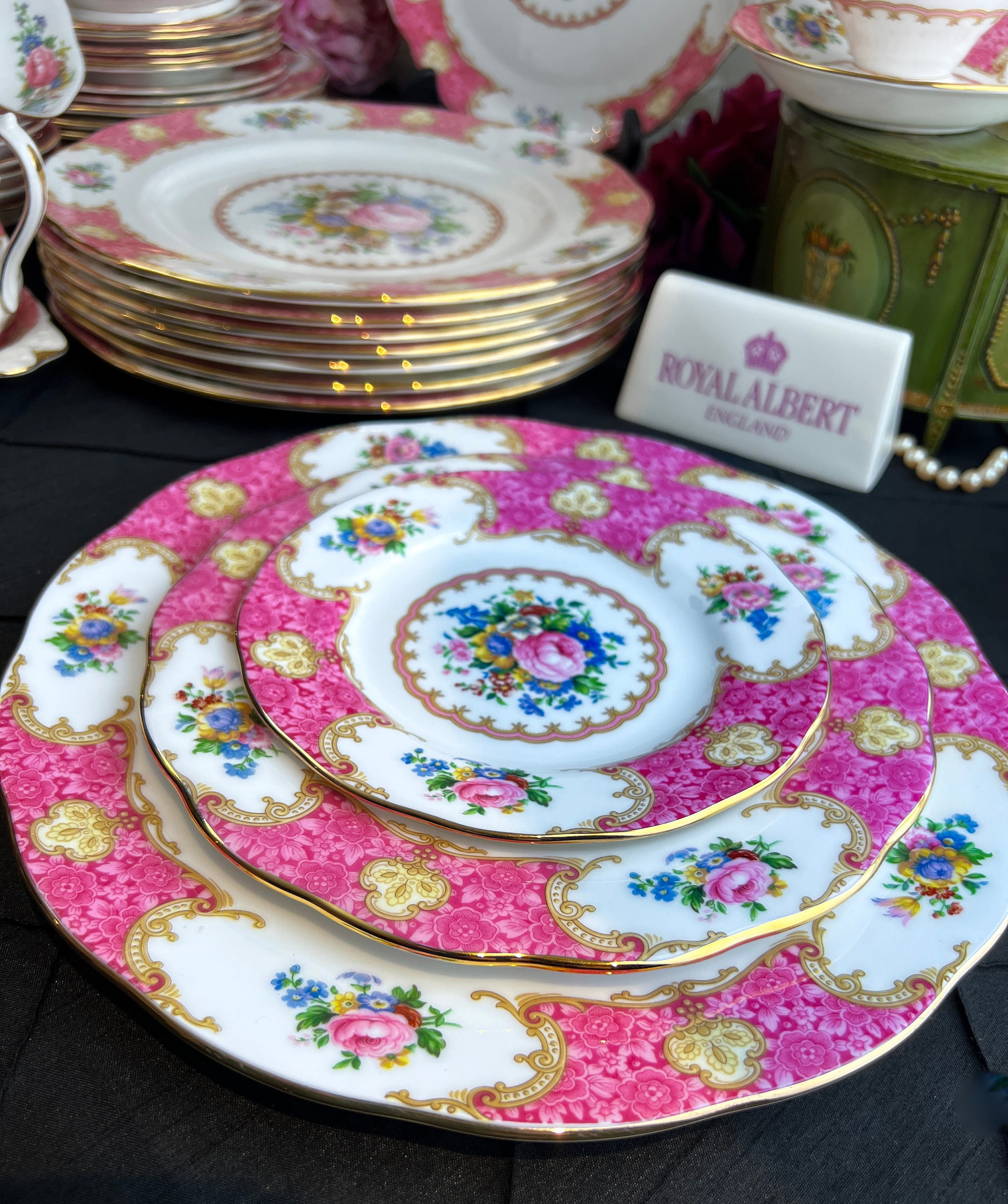 新品　  Lady Carlyle プレート　5枚 Royal Albert Lady Carlyle England 5 Piece Place Setting in New