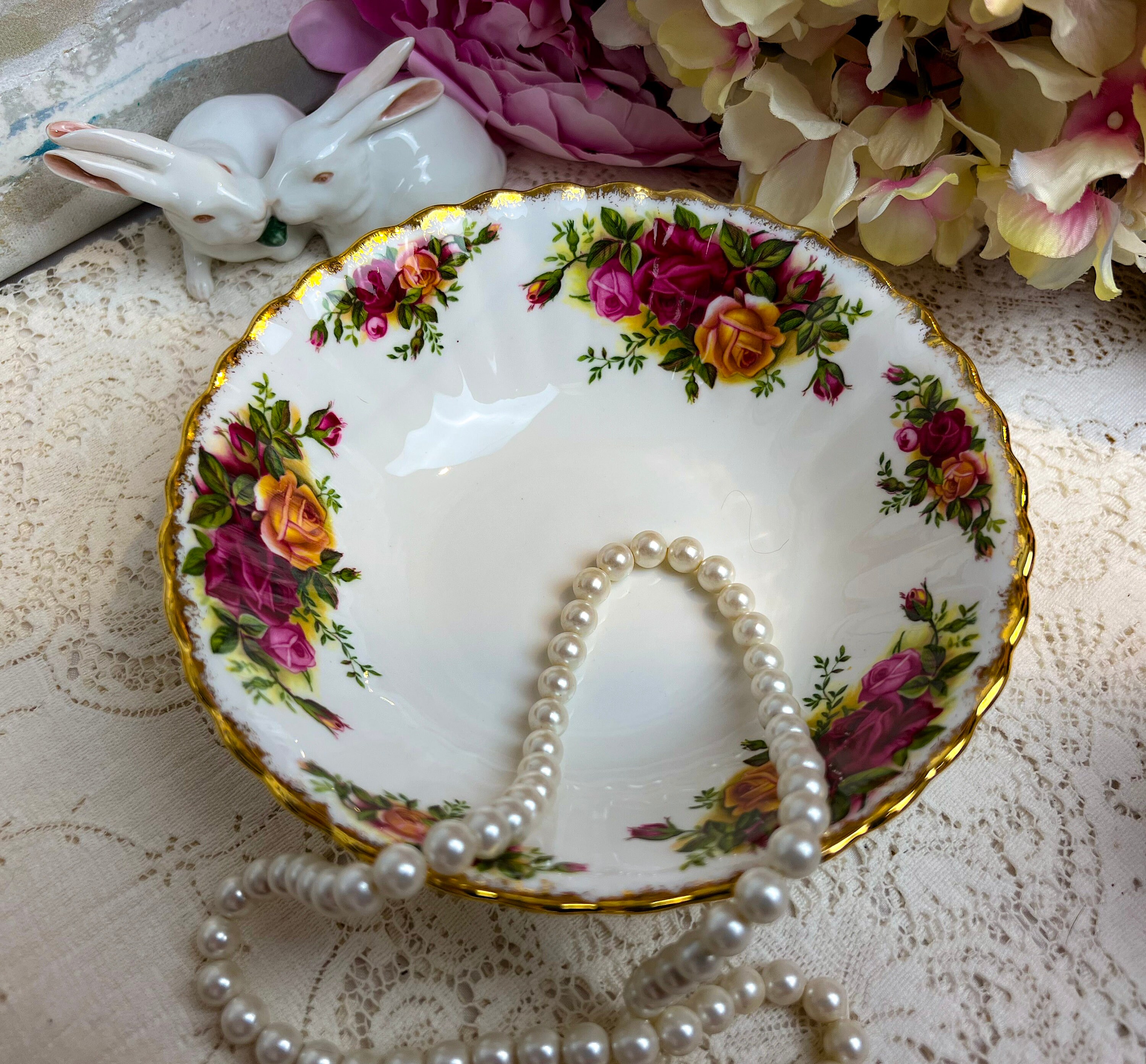 Vintage Royal Albert Old Country Roses 6.25