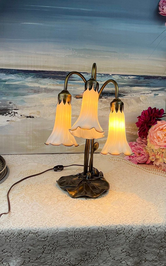 Tiffany-style Angel Table Lamp