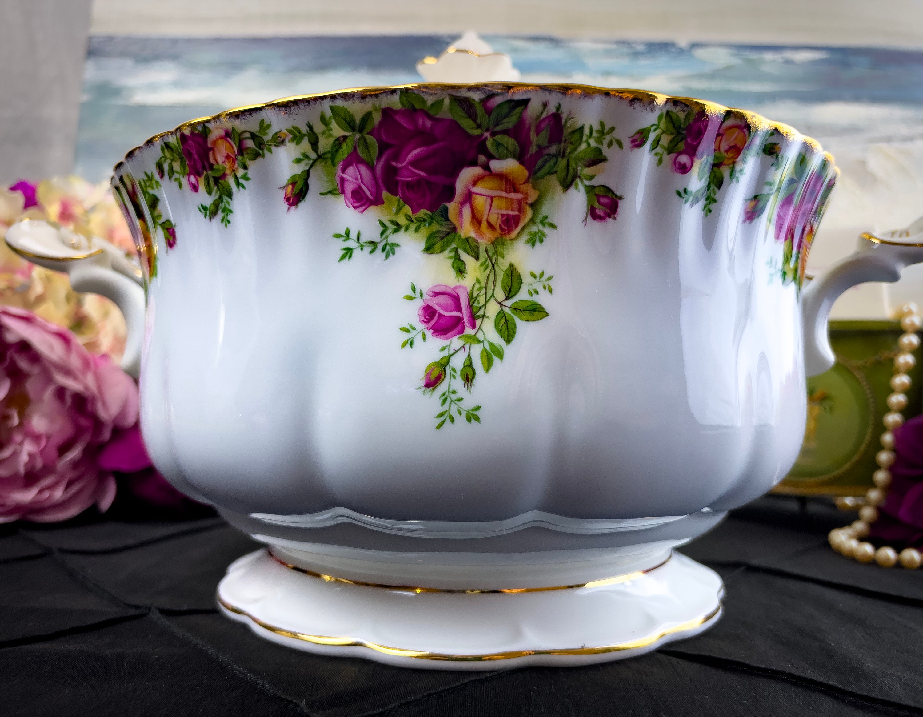 Large Lidded Handled Soup Tureen Royal Albert Old Country Roses