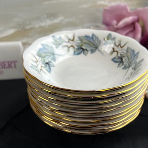 Set med 6 vintage 5,25" fruktblöj-/bärskålar av Royal Albert Silver Maple, ersättning engelskt benporslin