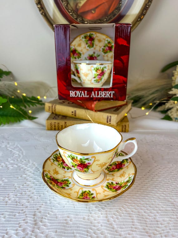 Vintage Royal Albert Old Country Roses Cameo Peach Chintz