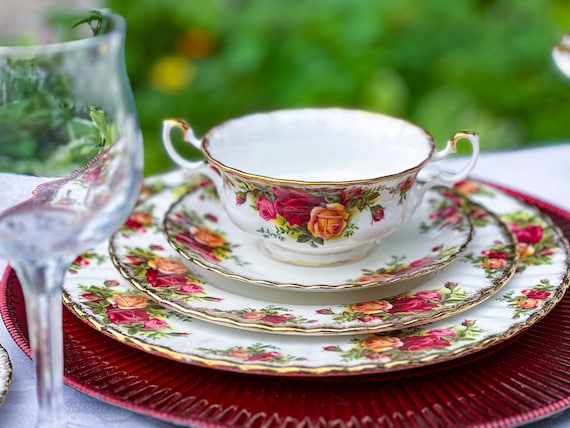 Vintage Royal Albert Old Country Roses 7 Piece Place Setting With