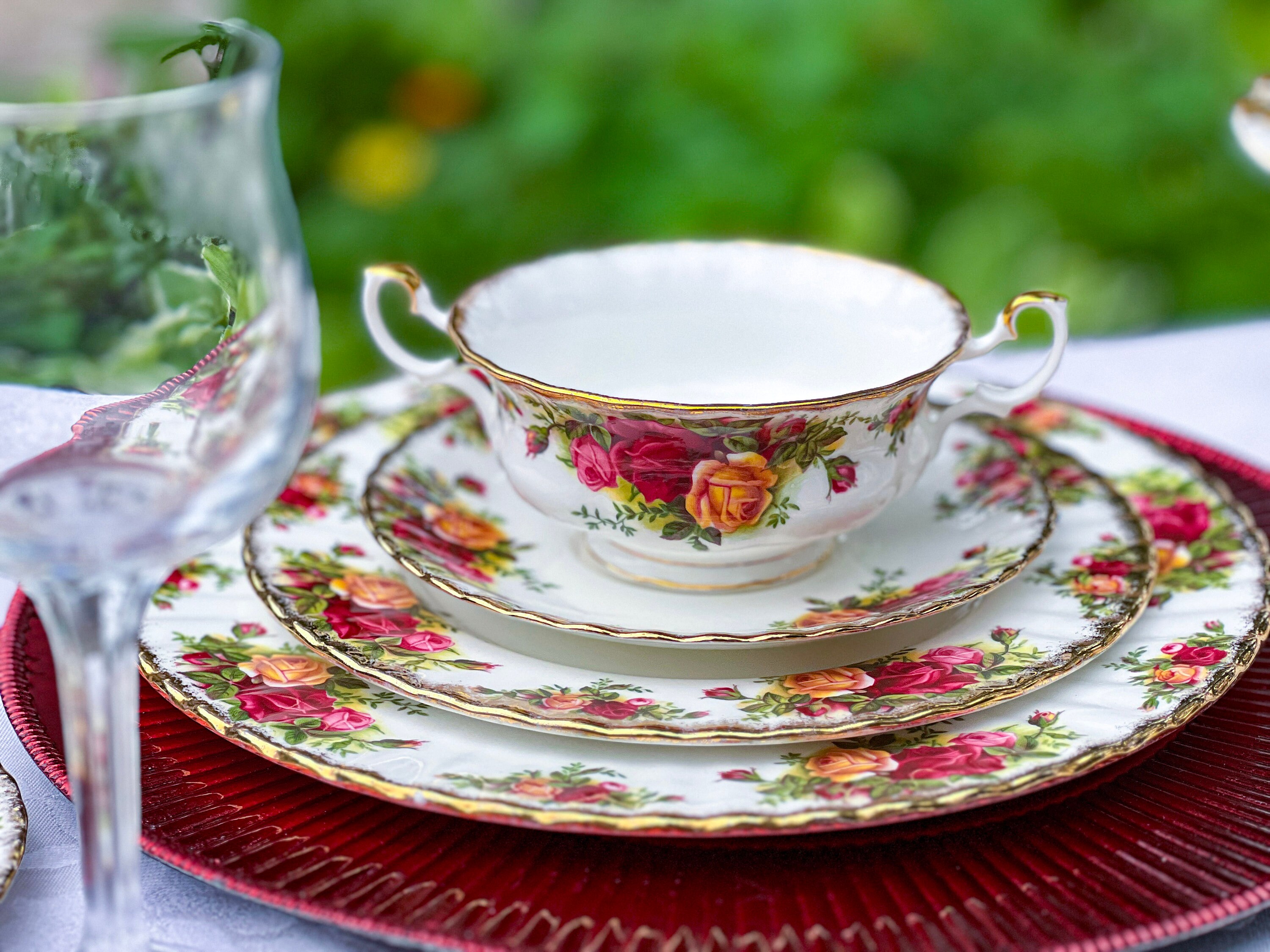 Vintage Royal Albert Old Country Roses 7 Piece Place Setting With