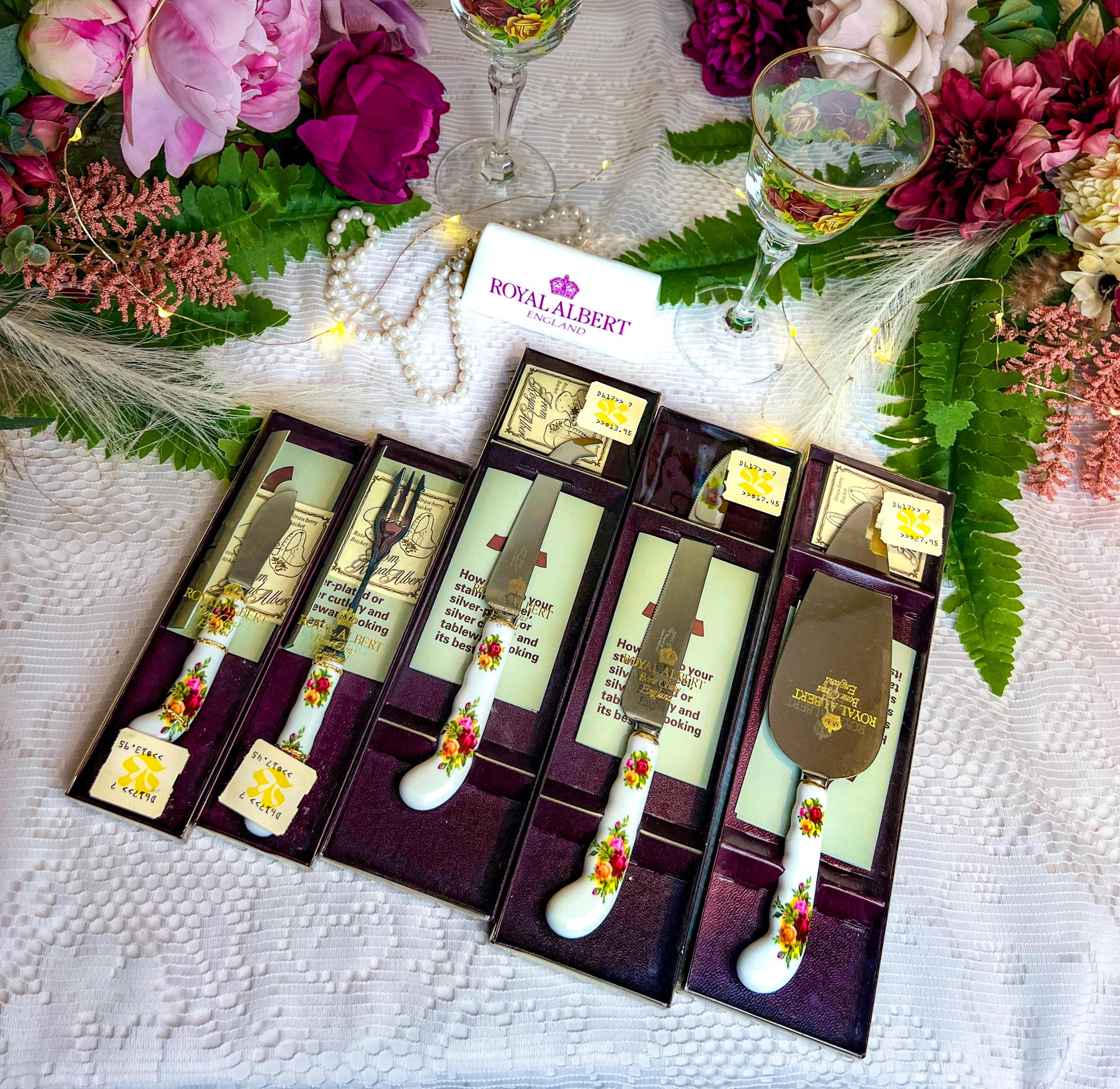 Vintage Royal Albert Old Country Roses Serving Utensil, Cake Knife