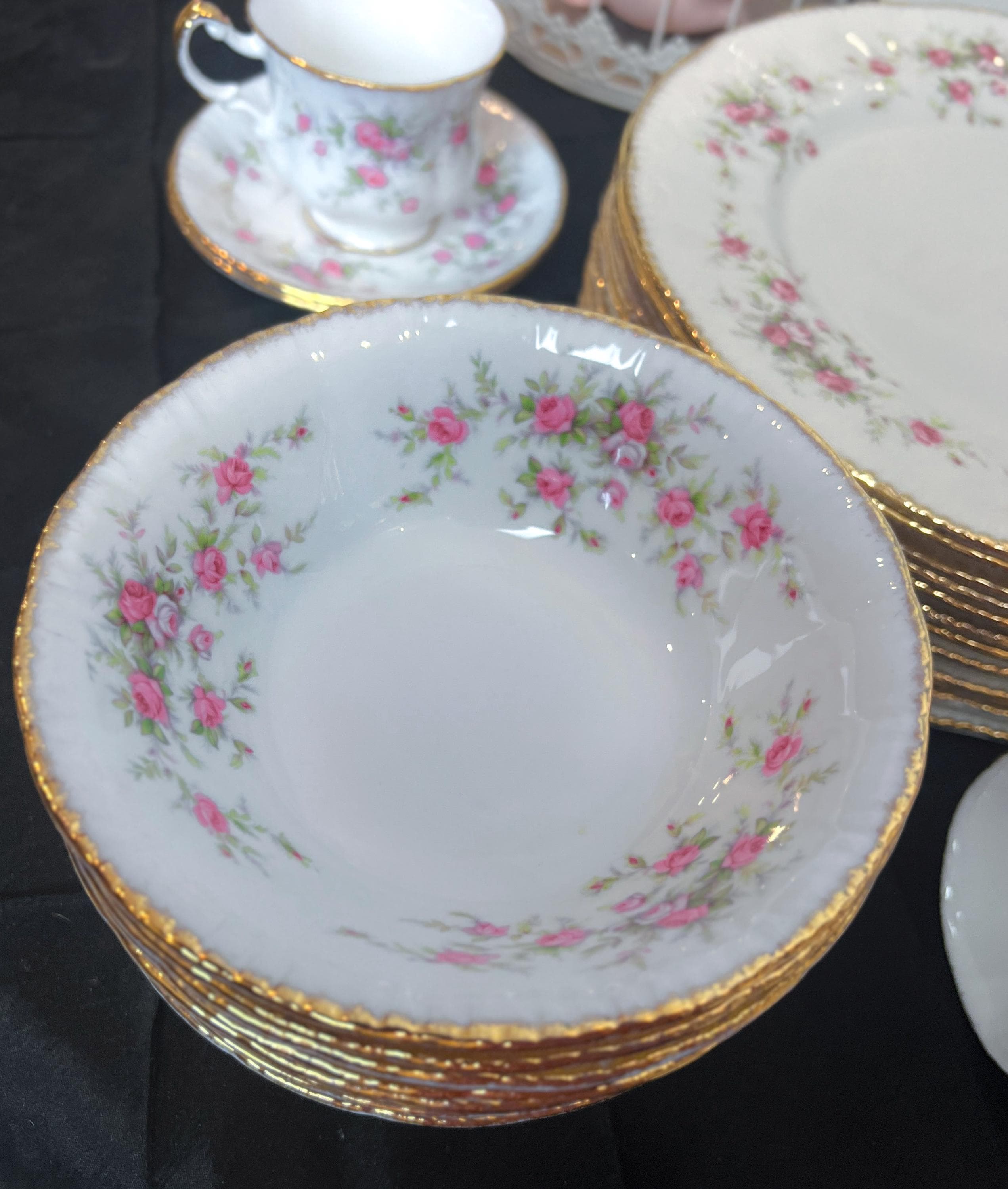 94 Piece Vintage PARAGON Victoriana Rose FULL Dinner Service for
