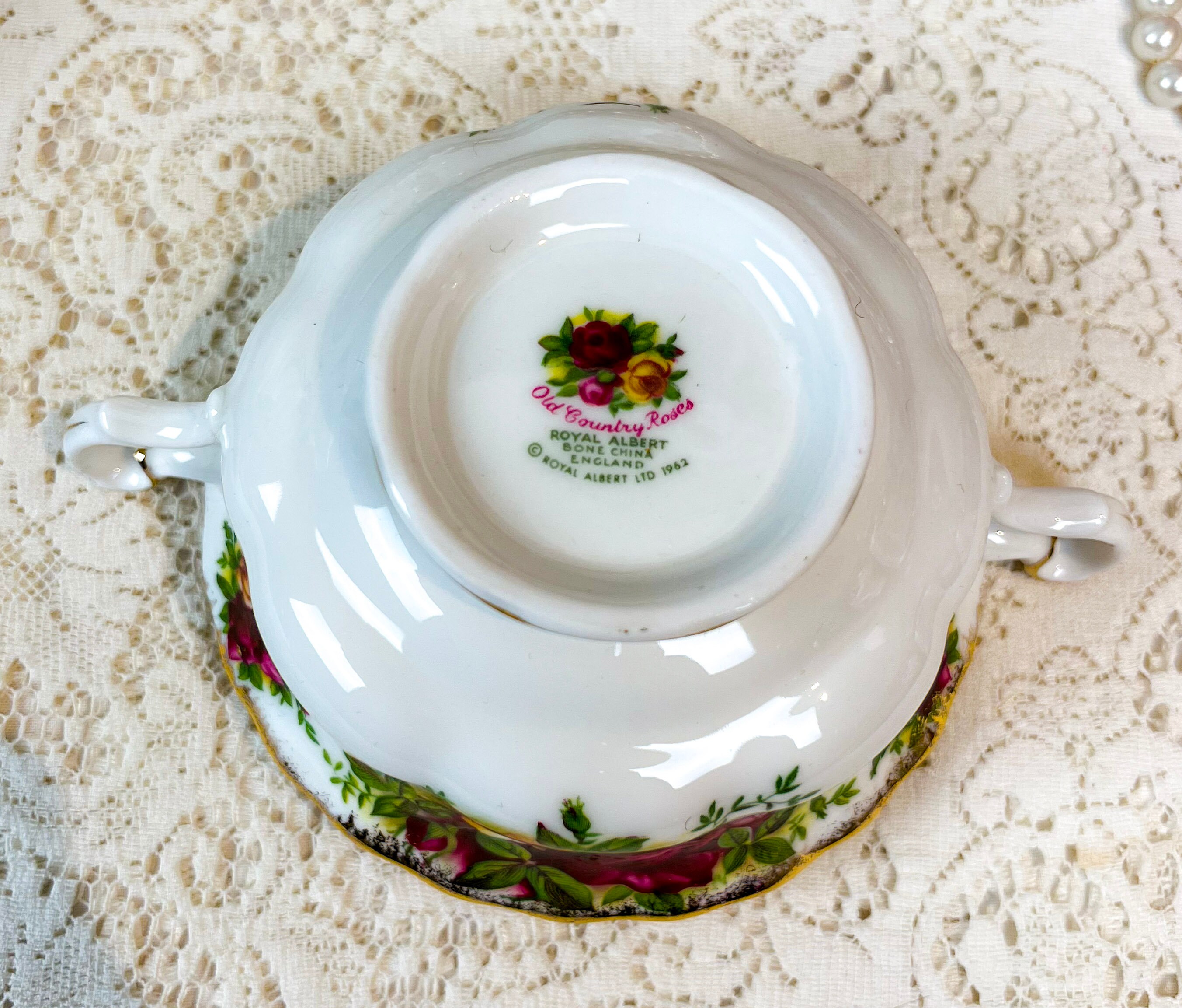 Vintage Royal Albert Old Country Roses 7 Piece Place Setting With