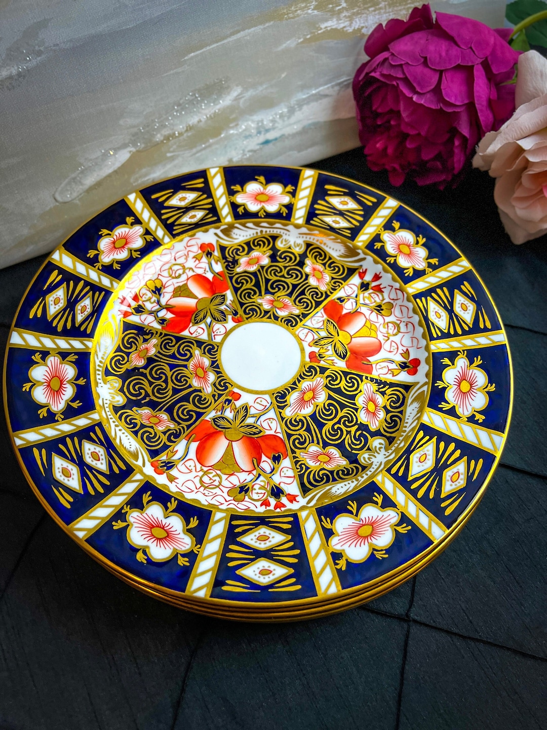 Royal Crown Derby Traditional Imari 2451 Pattern Ruffled