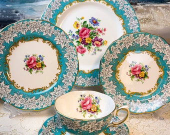 Vintage Royal Albert England Enchantment 5 Piece Dinner Place