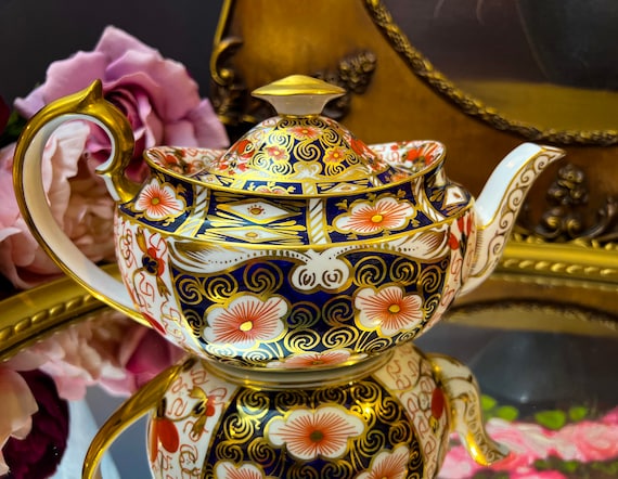 46 Pc Dinner for 8 - Royal Crown Derby Traditional Imari #2451 in