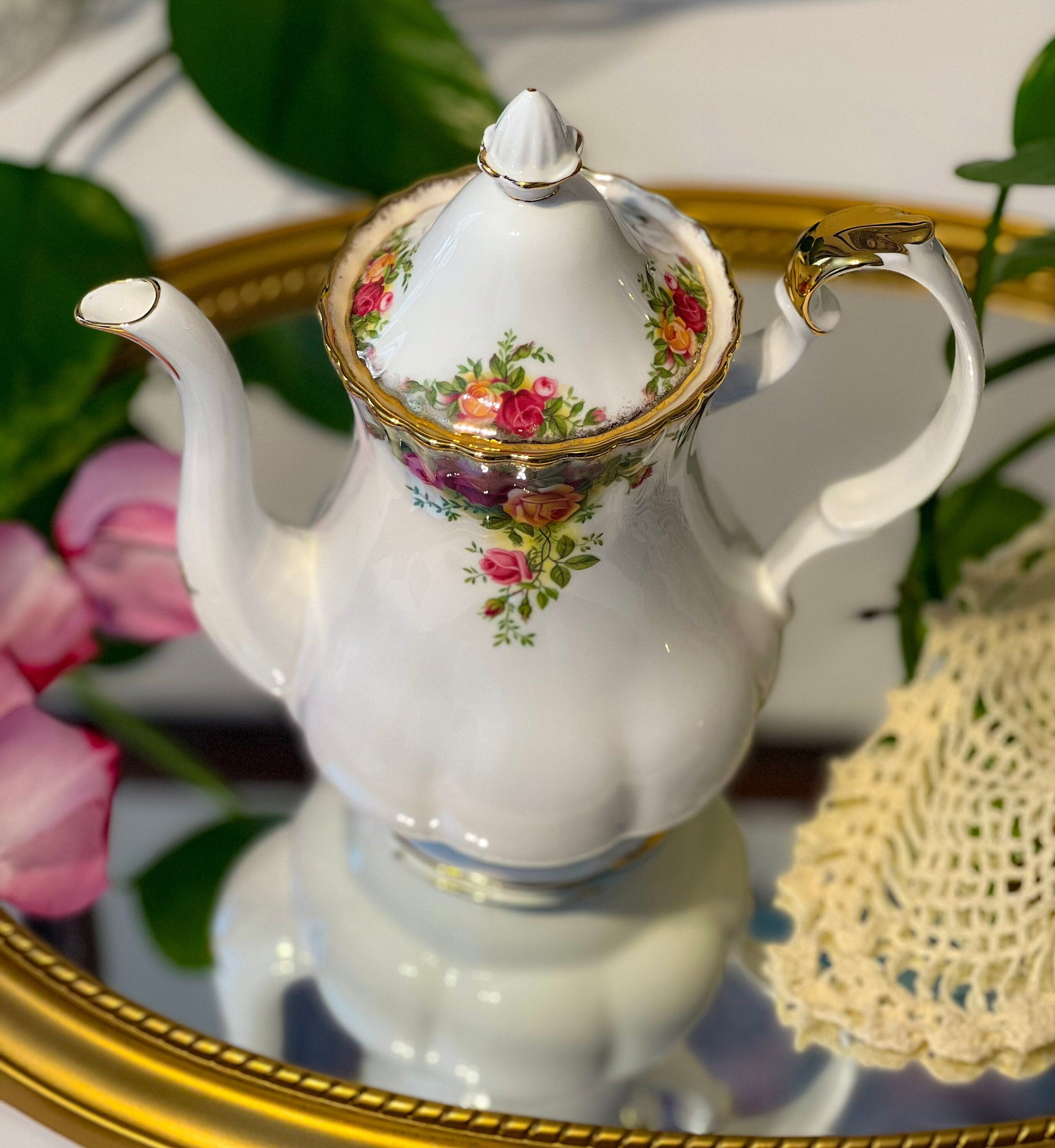 Vintage UNUSED Condition Royal Albert Old Country Rose Large 