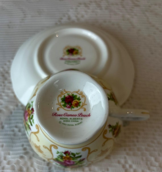Vintage Royal Albert Old Country Roses Cameo Peach Chintz