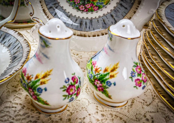 Immaculate Full Dinner for 8 Vintage Royal Albert Silver Immaculate Full Dinner for 8 Vintage Royal Albert Silver