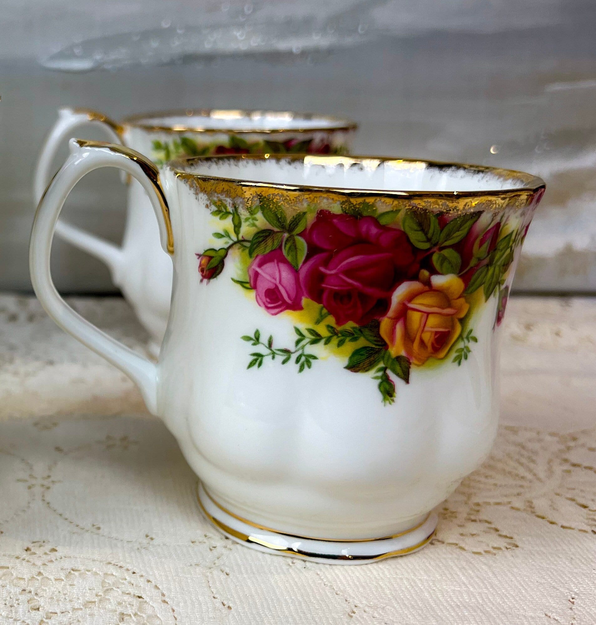 Unused Vintage Royal Albert Old Country Roses Mugs/ Hot Chocolate