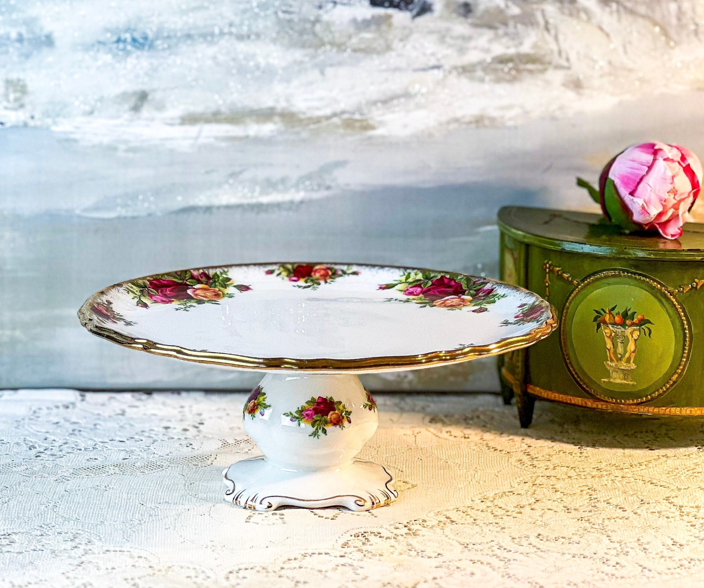RARE Desirable Vintage Royal Albert Old Country Roses Pedestal Cake plate, Original 1962 back stamp, English bone china