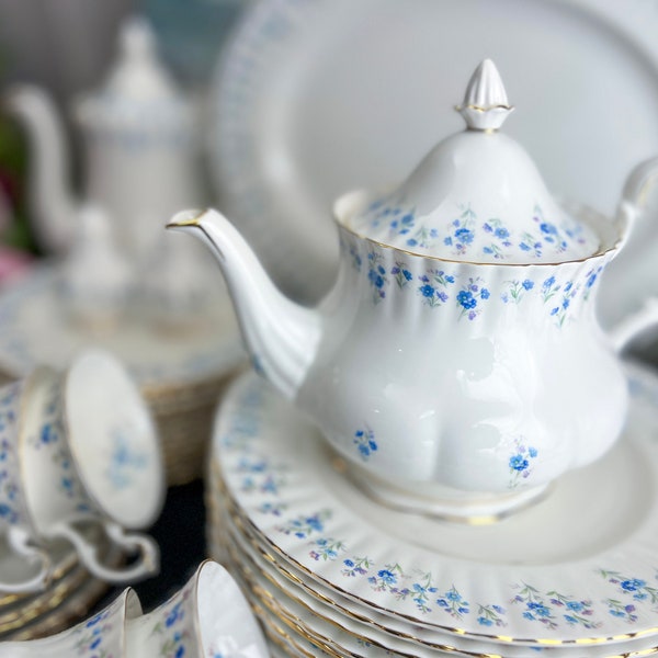 Vintage MINT CONDITION Royal Albert Memory Lane Item Selection, 6 cup Teapot with matching trivet, English bone china, tea party, gift