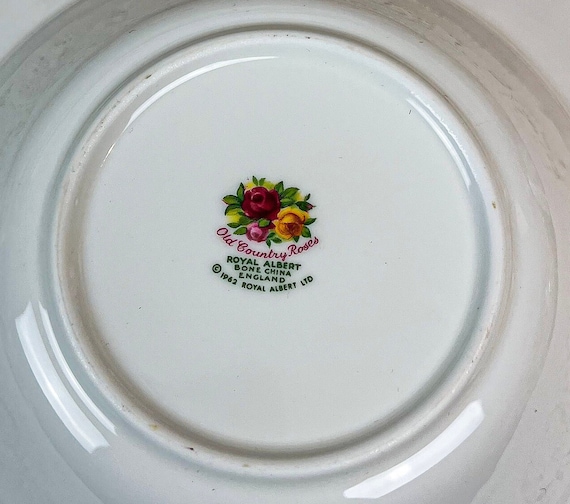Mint Condition 55 Piece 1962 Old Country Roses Dinner Service for
