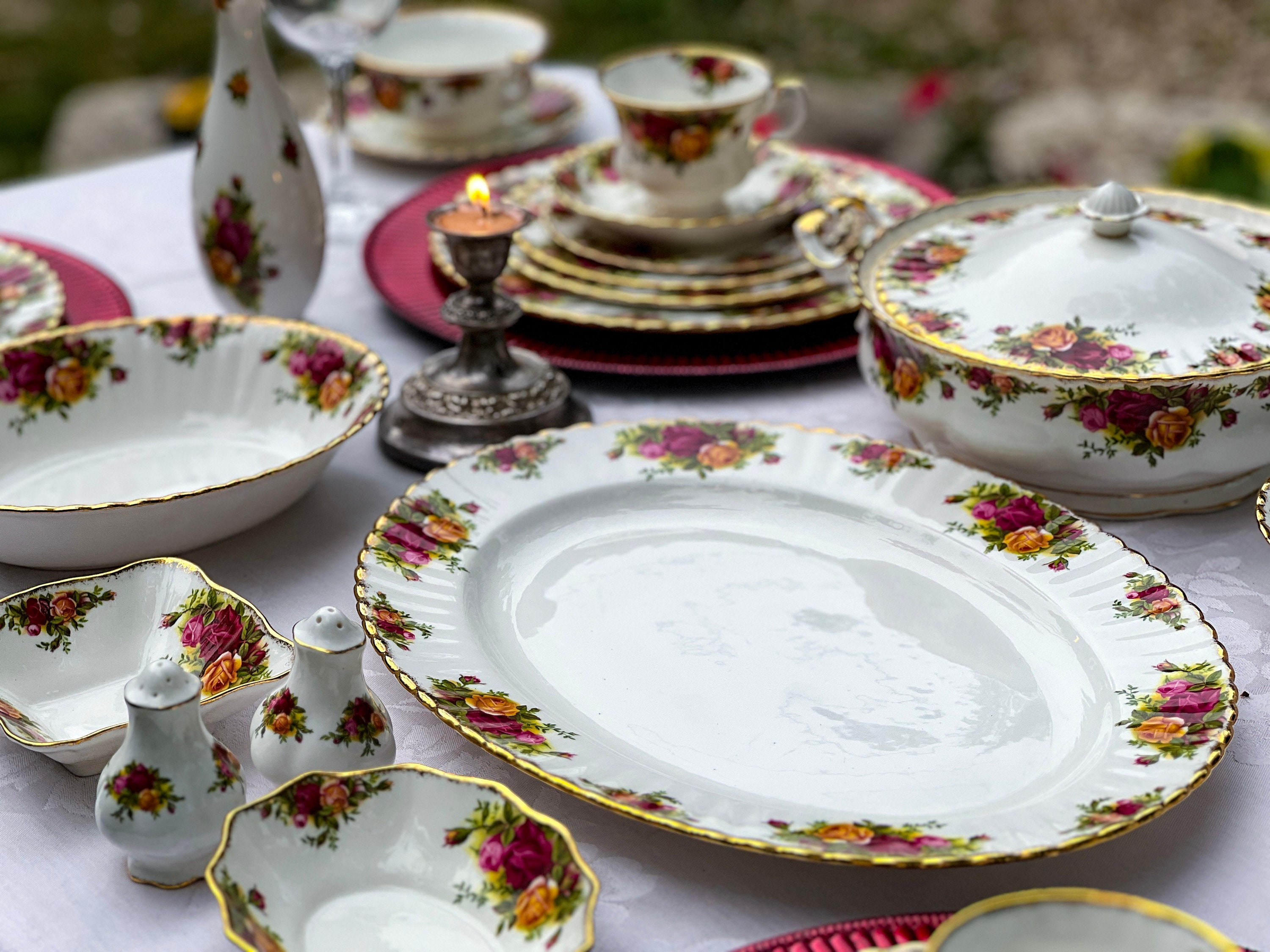 Dinner for 8 Vintage 1962 Royal Albert Old Country Roses