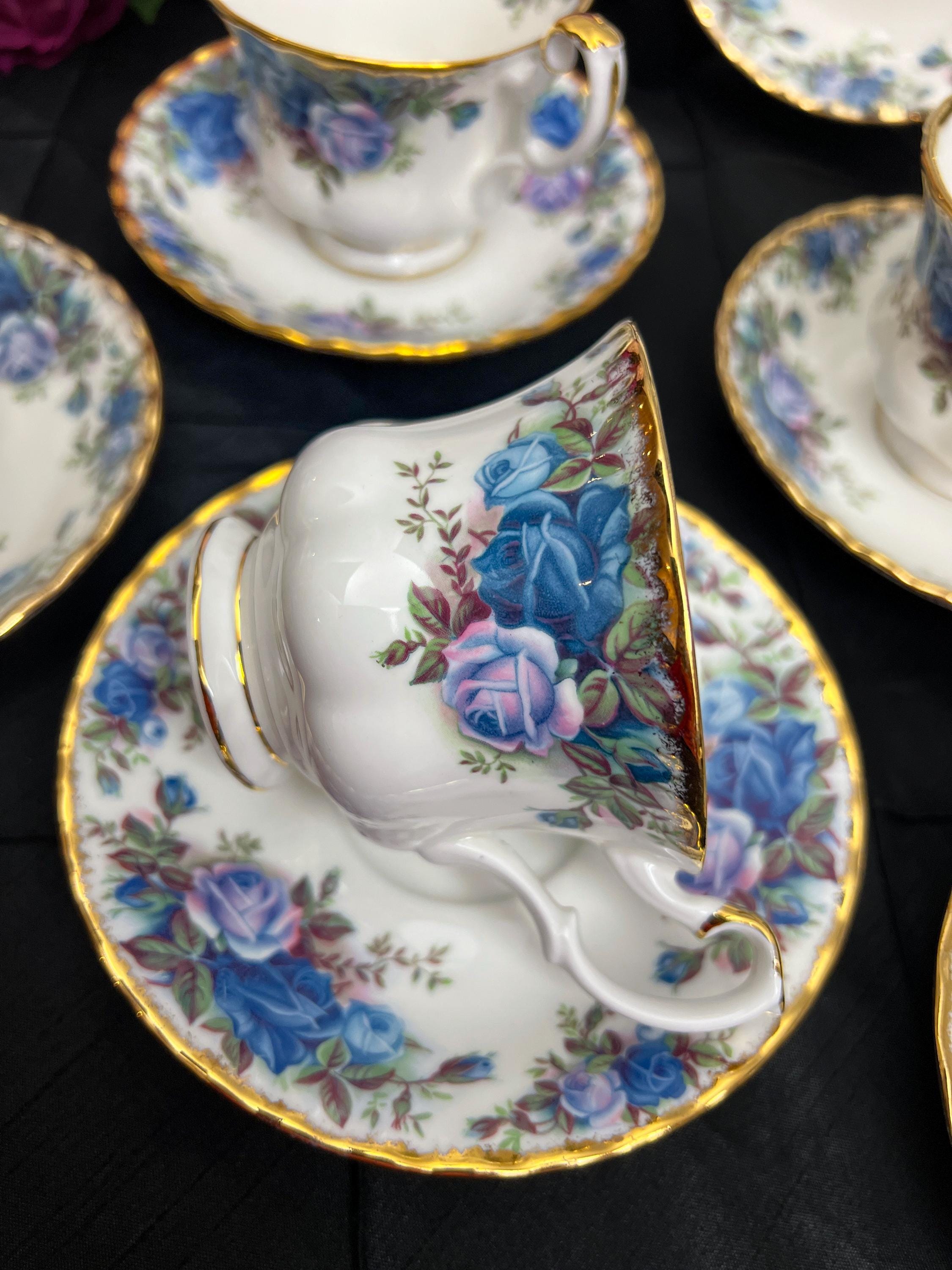 62 Piece Moonlight Rose Dinner for 8 People, Vintage Royal Albert