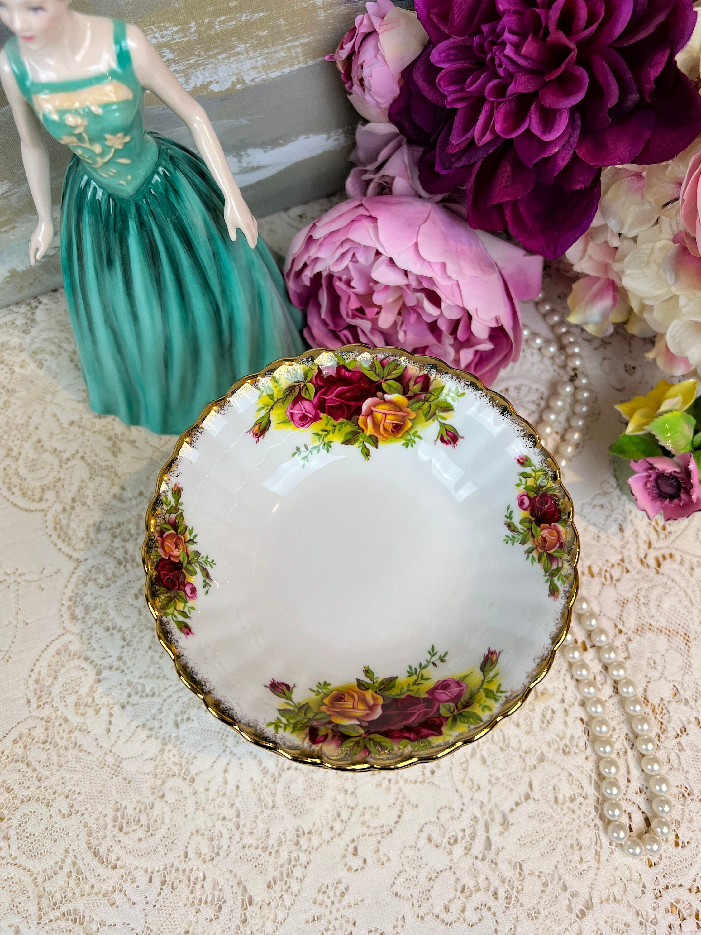 Vintage Royal Albert Old Country Roses 6.25